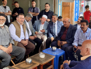 Hınıs’ta halk buluşması: Altınok ve Küçükoğlu vatandaşlarla bir araya geldi