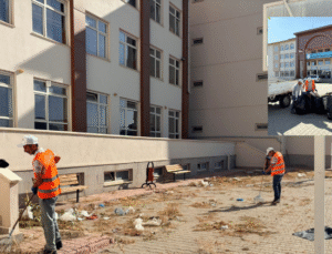 Yenimahalle’de okul bahçeleri yeni eğitim yılına hazır