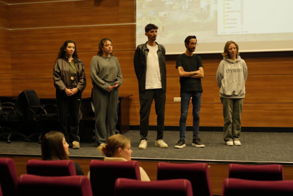 Kastamonu Üniversitesi’nde öğrenci belgeselleri izleyiciyle buluştu 14 Kastamonu Üniversitesi’nde öğrenci belgeselleri izleyiciyle buluştu WhatsApp Image 2026 05 17 at 18.40.48