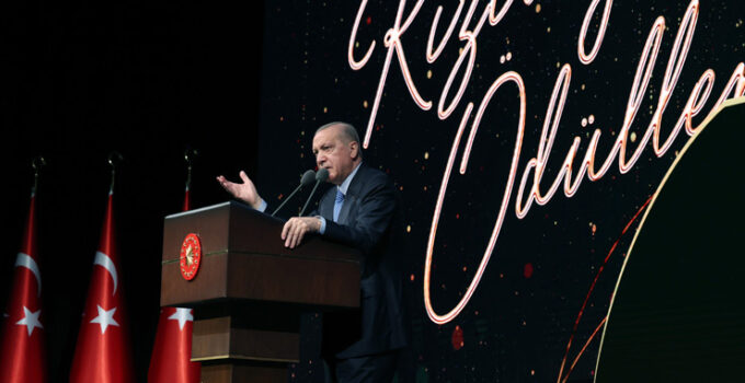 Cumhurbaşkanı Erdoğan Türk Kızılay Ödülleri töreninde konuştu: Yerli ilaç müjdesi