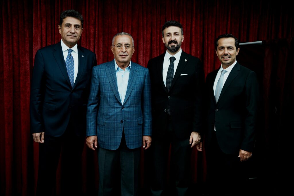 Sanayinin kalbinde Kırşehir imzası: KIRSİAD, ASO seçimlerinde gövde gösterisi yaptı! 4 Sanayinin kalbinde Kırşehir imzası: KIRSİAD, ASO seçimlerinde gövde gösterisi yaptı! 1 2