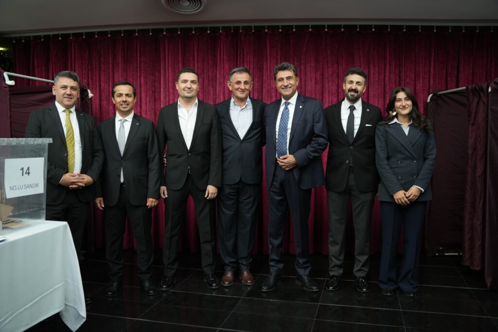 Sanayinin kalbinde Kırşehir imzası: KIRSİAD, ASO seçimlerinde gövde gösterisi yaptı! 5 Sanayinin kalbinde Kırşehir imzası: KIRSİAD, ASO seçimlerinde gövde gösterisi yaptı! 1 4