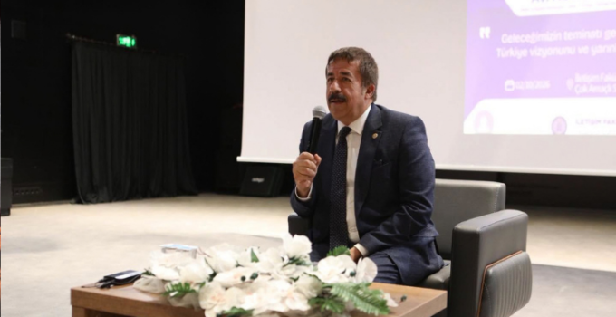 Abdurrahim Fırat Erzurum’da ‘Terörsüz Türkiye Süreci’ni gençlere anlattı